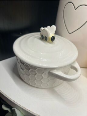 Bake shop small bee ceramic dish